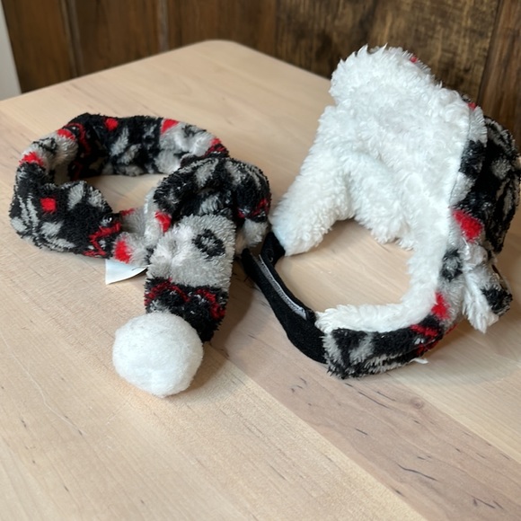 Doggie hat and scarf 🧣 🐶 - Picture 3 of 6